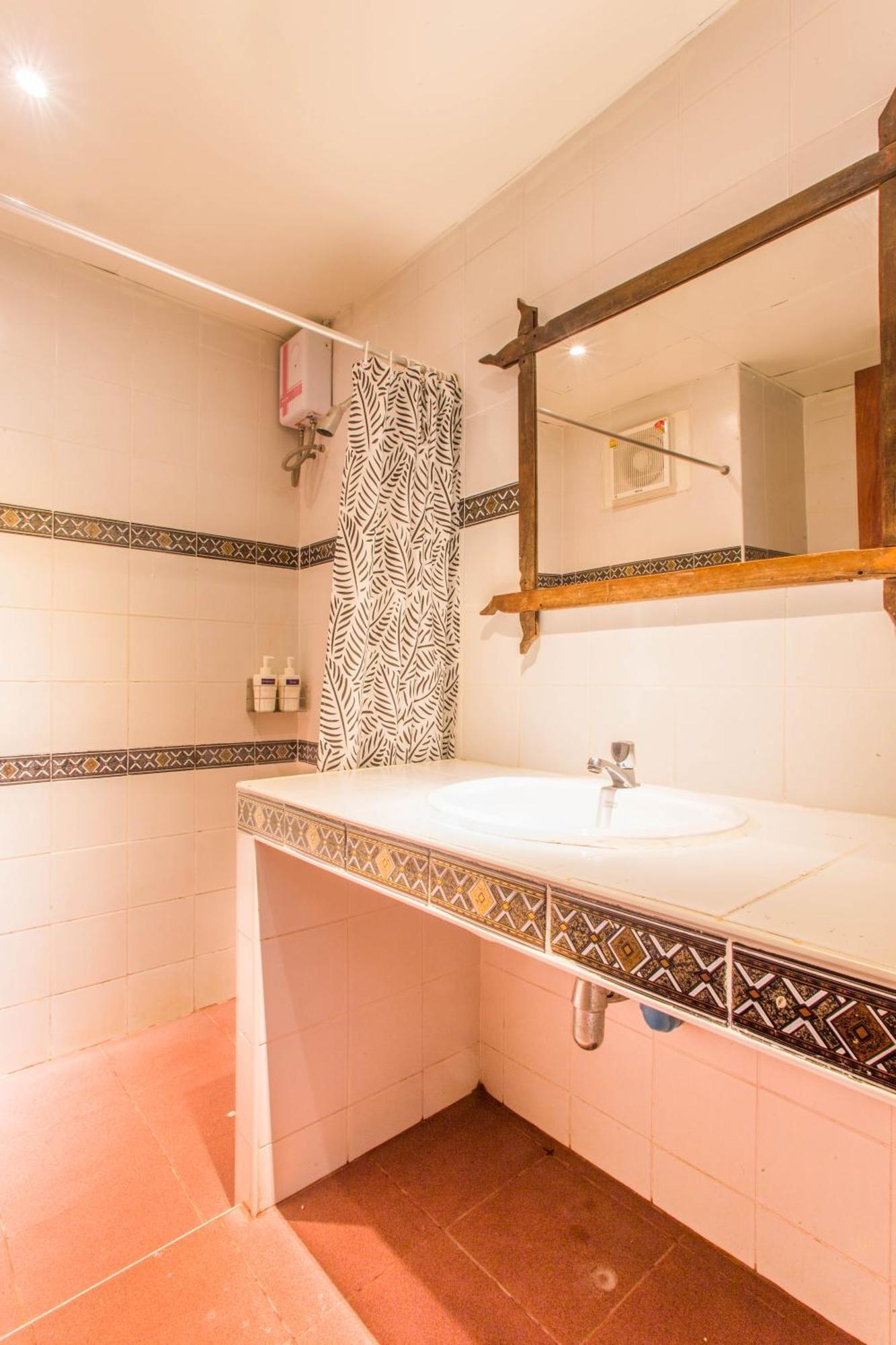 A Hotel Budget تْشينسينْ المظهر الخارجي الصورة